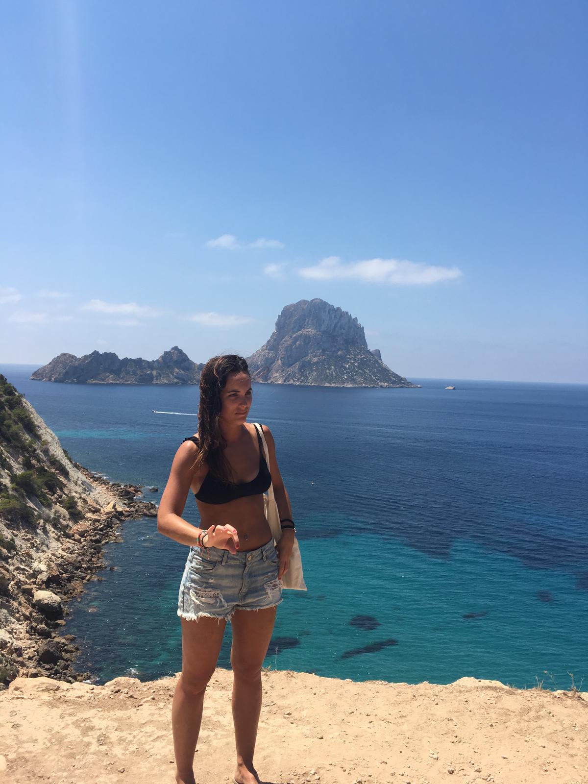 e4049bbb-aa4d-4b61-En Ibiza